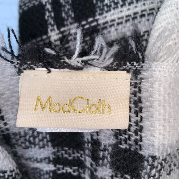 Super soft oversized blanket scarf from ModCloth - Picture 10 of 10